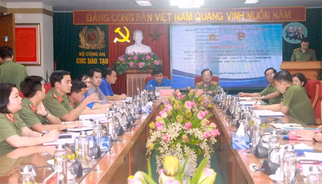 Toàn cảnh buổi làm việc. Toàn cảnh buổi làm việc.