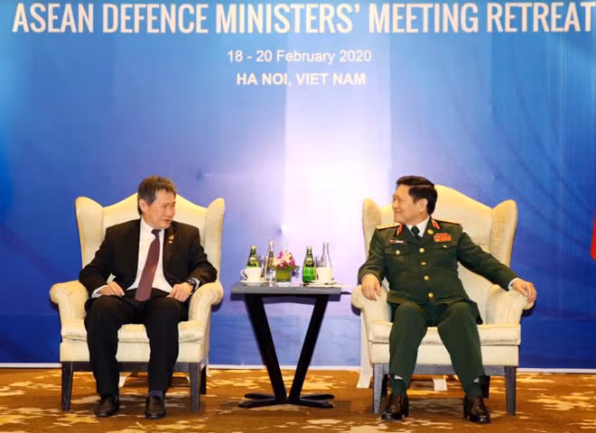 Bộ trưởng Ngô Xuân Lịch tiếp Tổng Thư ký ASEAN.