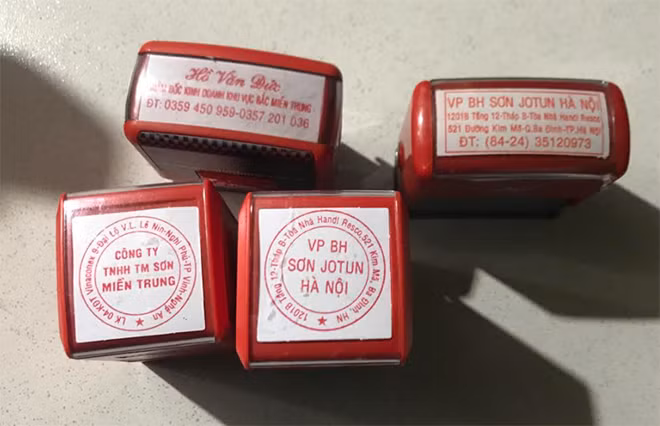Những con dấu giả. Những con dấu giả.