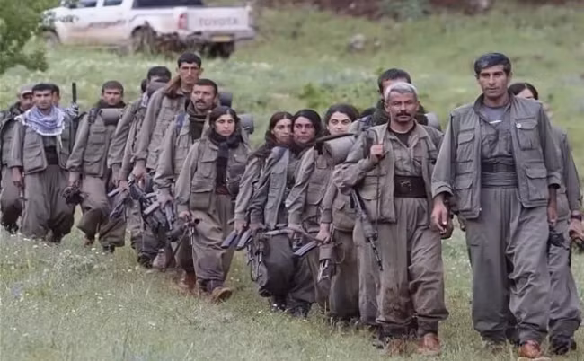 Các tay súng thuộc Lực lượng dân quân người Kurd ở Nagorno-Karabakh.