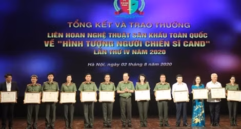 Bế mạc Liên hoan sân khấu về “Hình tượng người chiến sĩ CAND” 