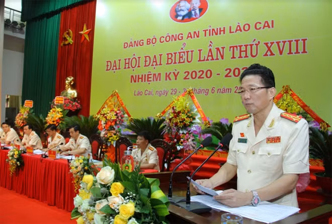 Đại tá Hoàng Mạnh Hùng, Phó giám đốc Công an tỉnh Lào Cai phát biểu tại Đại hội.
