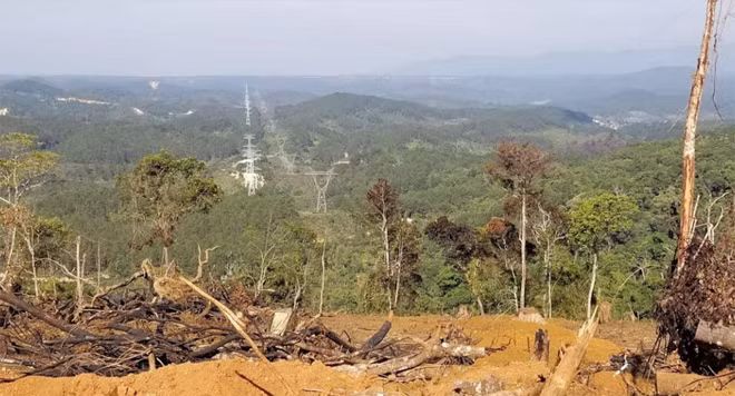 Đường dây 500kV Dốc Sỏi - Pleiku qua địa bàn xã Hiếu, huyện Kon Plông, Kon Tum đang được triển khai thực hiện.