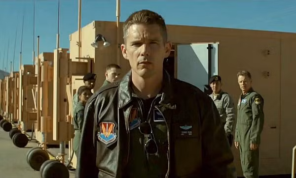 Bộ phim “Good Kill” là một bức tranh khá đầy đủ về gánh nặng tinh thần mỗi phi công máy bay chiến đấu không người lái phải chịu.