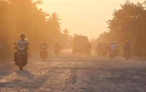 Đường nhiều khói bụi.