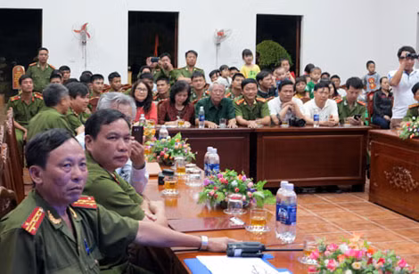 Quang cảnh buổi giao lưu. Quang cảnh buổi giao lưu.