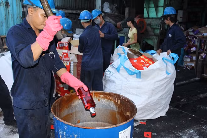 Tiêu hủy rượu giả