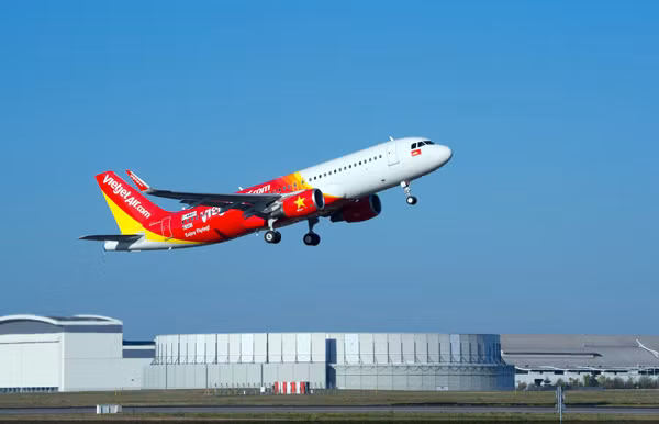 Do thời tiết, nhiều chuyến bay của Vietjet Air bị ảnh hưởng.