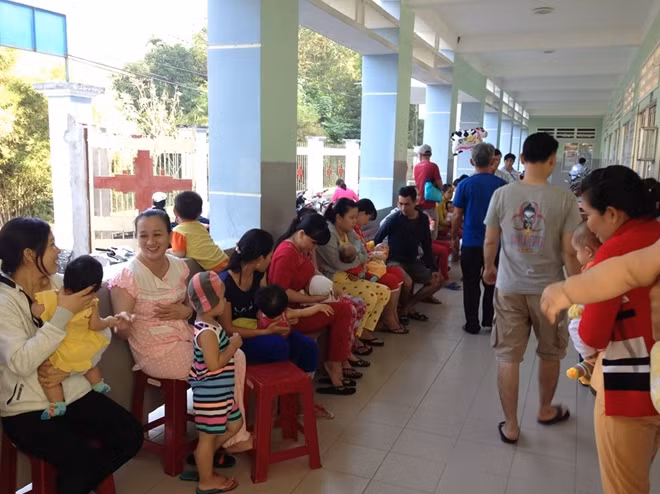 Tại nhiều điểm tiêm chủng trên địa bàn TP Hồ Chí Minh hiện thiếu vắc-xin Quinvaxem. (hình minh họa)
