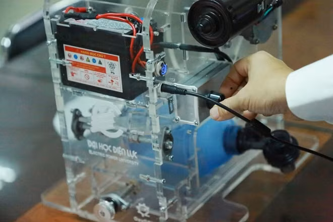Máy có các tính năng cơ bản gồm đạt được các thông số như lưu lượng khí, số nhịp thở/phút, chu trình thở và tỉ số inhale/exhale...