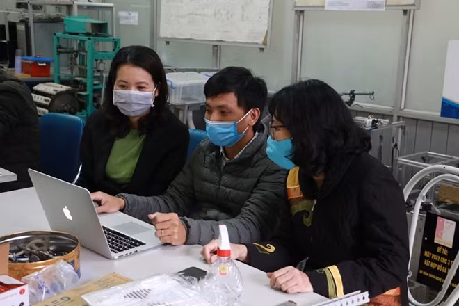 Nhóm tác giả của sản phẩm này gồm nhiều nhà khoa học đến từ trường Đại học Bách khoa Hà Nội và Viện Sức khỏe nghề nghiệp và Môi trường.