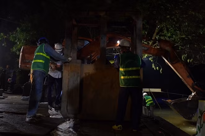 Thời gian thi công được thực hiện từ 22h đêm đến 5h sáng hôm sau.