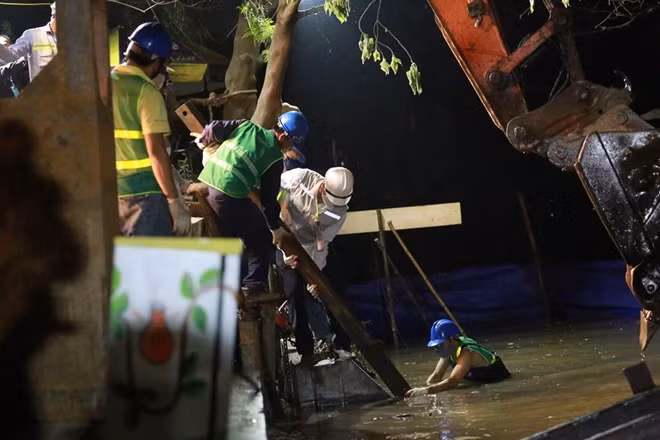 Đây là kè bê tông đúc sẵn nên việc thi công khá đơn giản và nhanh chóng so với các phương pháp thi công thông thường.
