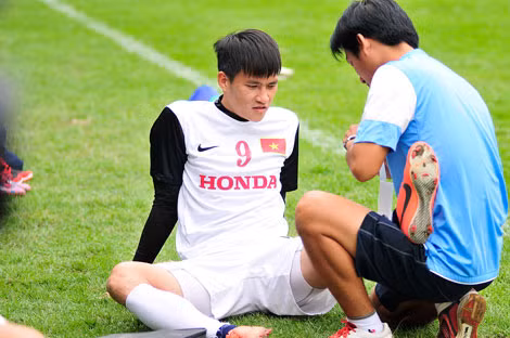 Mong cho Tấn Tài và Công Vinh có một kỳ AFF Cup cuối đời ấn tượng. Ảnh: H.M. Mong cho Tấn Tài và Công Vinh có một kỳ AFF Cup cuối đời ấn tượng. Ảnh: H.M.