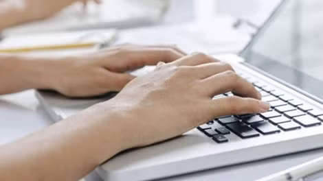 Ray Tomlinson- người sáng lập ra email đã qua đời ở tuổi 74.