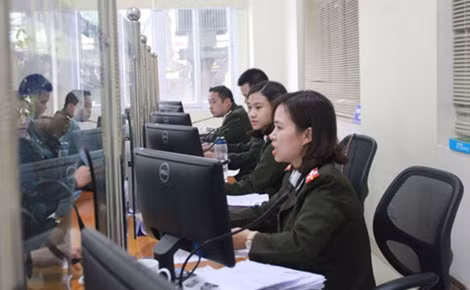 Một ngày làm việc của các cán bộ Phòng Quản lý XNC Công an Hà Nội.
