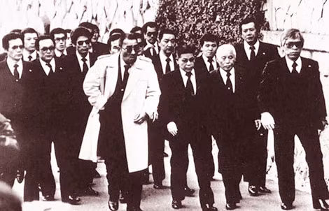 Các thành viên của Yamaguchi-gumi vào tháng 12/1988, sau một cuộc thanh trừng lớn. Ảnh: AP.