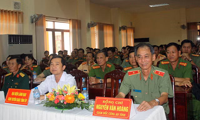 Đại biều tham dự chương trình giao lưu. Đại biều tham dự chương trình giao lưu.