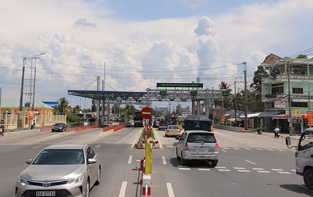 Trạm thu phí BOT Cần Thơ - Phụng Hiệp.