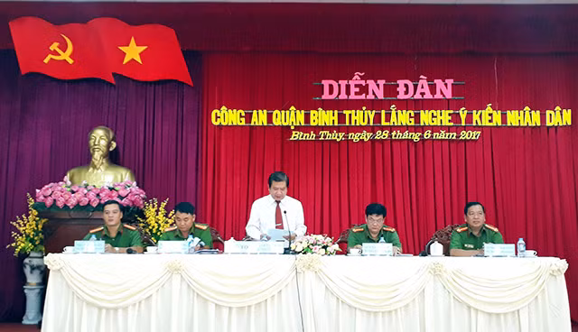 Diễn đàn Công an quận Bình Thủy lắng nghe ý kiến nhân dân Diễn đàn Công an quận Bình Thủy lắng nghe ý kiến nhân dân