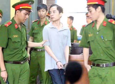 Bị cáo Sơn sau phiên xử. Bị cáo Sơn sau phiên xử.