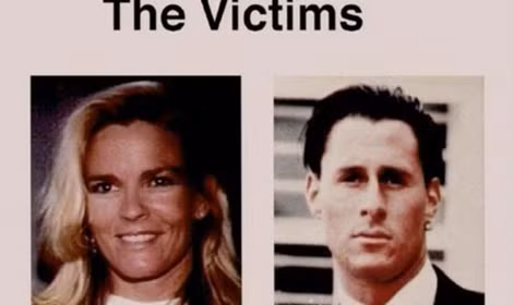Nicole Brown Simpson, vợ cũ của Simpson và Ronald Goldman.