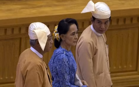 Bà Aung San Suu Kyi được bổ nhiệm làm Bộ trưởng Ngoại giao Myanmar. (Ảnh: AP).