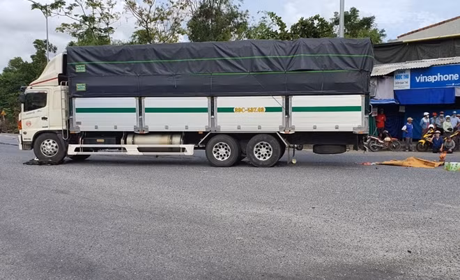 Hiện trường vụ TNGT thương tâm.