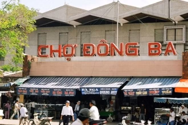 Chợ đêm Đông Ba được hình thành giúp du khách có thêm nhiều trải nghiệm khi đến Huế.