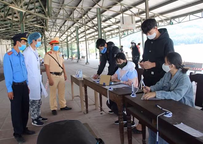Tỉnh Thừa Thiên Huế yêu cầu khai báo y tế đối với những người sinh sống, lao động, học tập, công tác trên địa bàn tỉnh từng đến Đà Nẵng từ ngày 10/7.