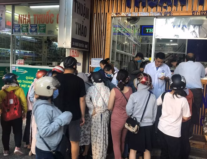 Các cửa hàng định giá bán khẩu trang y tế bất hợp lý, bán cao hơn giá niêm yết sẽ bị xử lý nghiêm.
