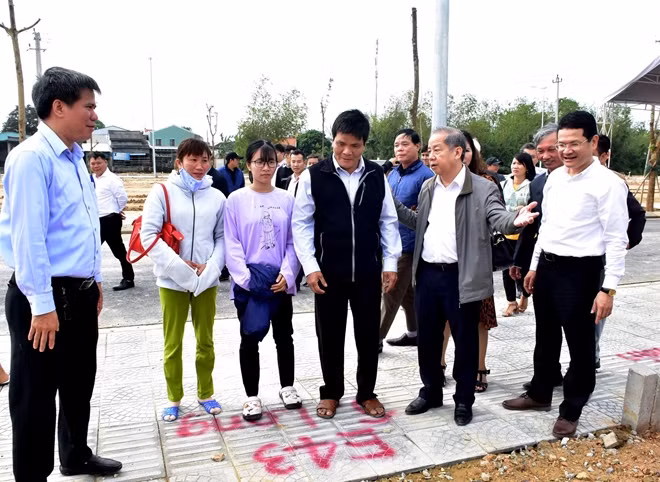 Tỉnh Thừa Thiên Huế đang huy động các nguồn lực để hỗ trợ thêm cho người dân trong thời gian chờ đợi về ở nhà mới.
