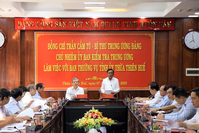 Bí thư Trung ương Đảng, Chủ nhiệm Ủy ban Kiểm tra Trung ương Trần Cẩm Tú phát biểu tại buổi làm việc.