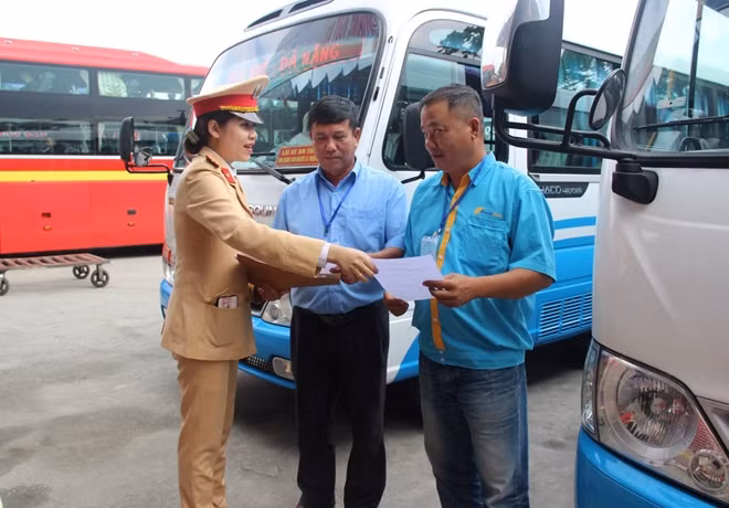 Từ 00h ngày 28/7 sẽ tạm ngưng các tuyến vận tải hành khách từ Thừa Thiên Huế đi Đà Nẵng và ngược lại.