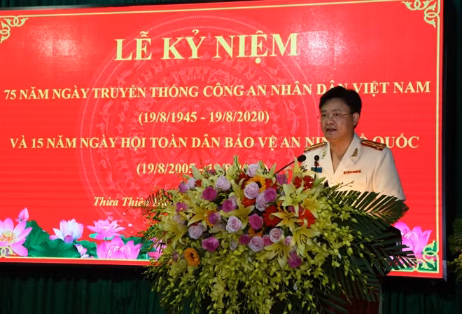 Thượng tá Nguyễn Thanh Tuấn, Giám đốc Công an tỉnh Thừa Thiên Huế trình bày diễn văn ôn lại các giai đoạn chiến đấu, xây dựng và trưởng thành của lực lượng Công an tỉnh.
