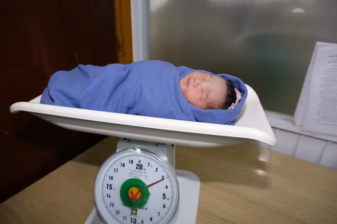 Sau ca mổ lấy thai, hiện sức khỏe bé gái con của sản phụ T. ổn định.