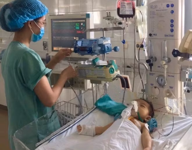 Sau ca phẫu thuật, bệnh nhi T. tiếp tục được theo dõi với tình trạng huyết động ổn định.