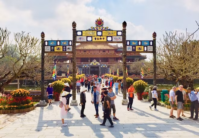 Tỉnh Thừa Thiên Huế tạm hoãn đón khách du lịch tại các di tích, bảo tàng, danh lam thắng cảnh từ 17h chiều 14/3.