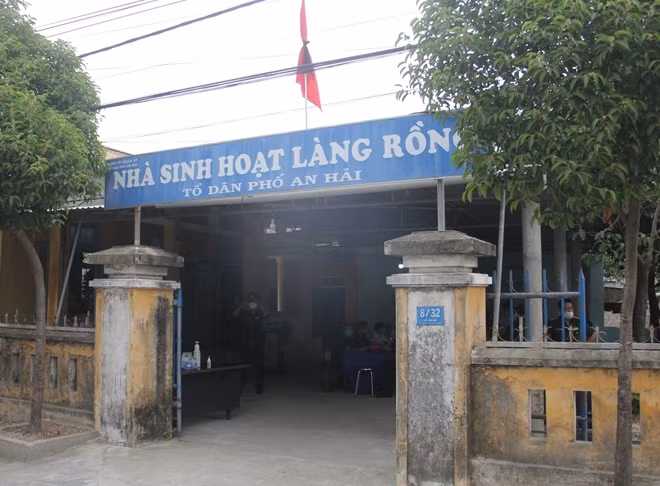 Làng Rồng treo cờ rủ Quốc tang nguyên Tổng Bí thư Lê Khả Phiêu.