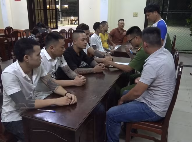 Các đối tượng có hành vi tàng trữ, sử dụng trái phép chất ma túy tại tiệc sinh nhật.