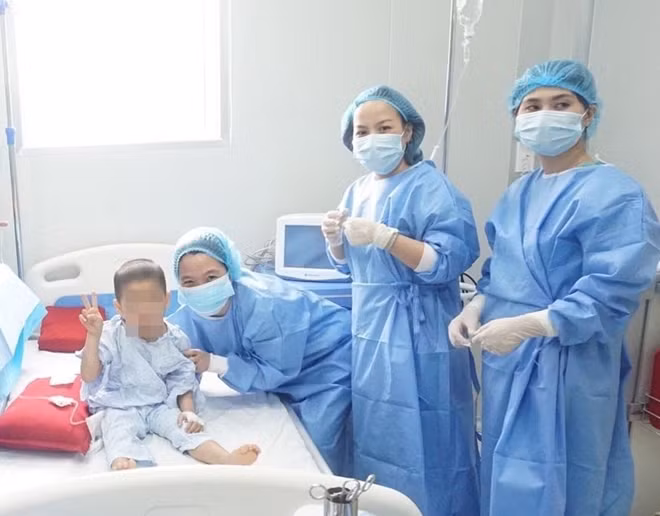 Sau ca ghép tế báo gốc, sức khỏe cháu H. phục hồi tốt.