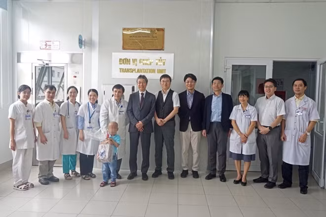 Ca ghép tế bào gốc cho bệnh nhi H. là ca đầu tiên được Bệnh viện T.Ư Huế thực hiện thành công cho bệnh nhi ở khu vực miền Trung - Tây Nguyên.