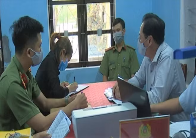 Qua xác minh, cơ quan chức năng làm rõ hành vi vi phạm của H. khi đăng tải thông tin sai sự thật liên quan về COVID-19 lên Facebook.