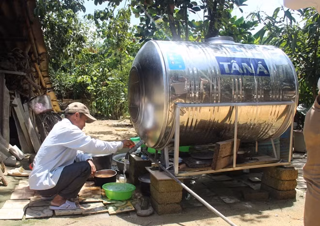 Người dân ở thôn Ka Nôn 1 mong muốn có nguồn nước sạch để sử dụng.