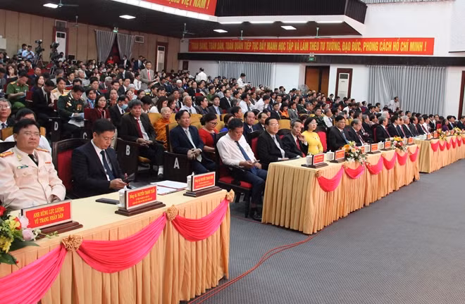 Các đại biểu tham dự Đại hội thi đua yêu nước tỉnh Thừa Thiên Huế lần thứ V.