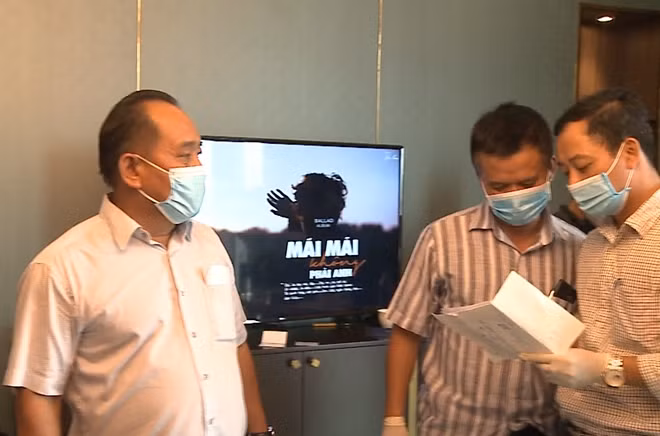 Đại tá Lê Văn Vũ, Phó Giám đốc Công an tỉnh Thừa Thiên Huế trực tiếp chỉ đạo phá án.