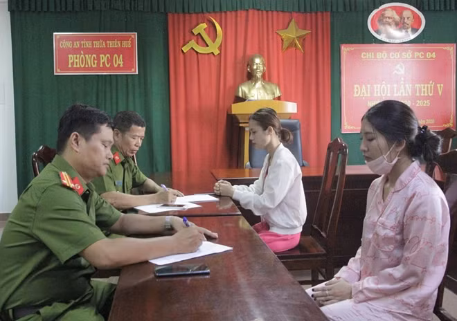 Cơ quan công an lấy lời khai các đối tượng "chân rết" trong đường dây ma túy liên tỉnh.
