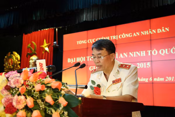 Trung tướng Trần Bá Thiều, Tổng cục trưởng Tổng cục Chính trị CAND phát biểu bế mạc tại Đại hội.