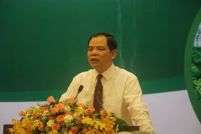 Bộ trưởng Bộ NN&PTNT Nguyễn Xuân Cường phát biểu tại Hội nghị.