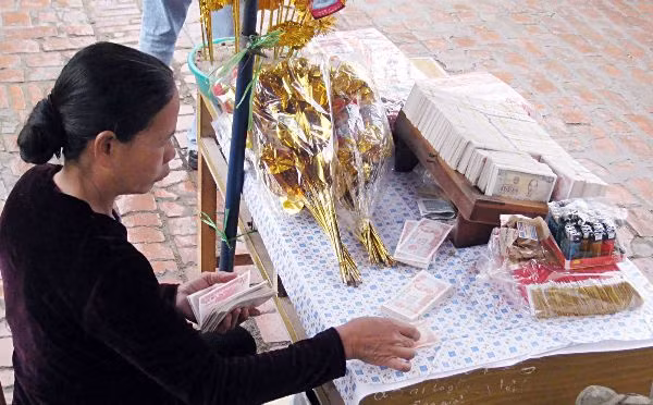 Hà Nội yêu cầu chấm dứt đổi tiền lẻ tại các lễ hội Hà Nội yêu cầu chấm dứt đổi tiền lẻ tại các lễ hội